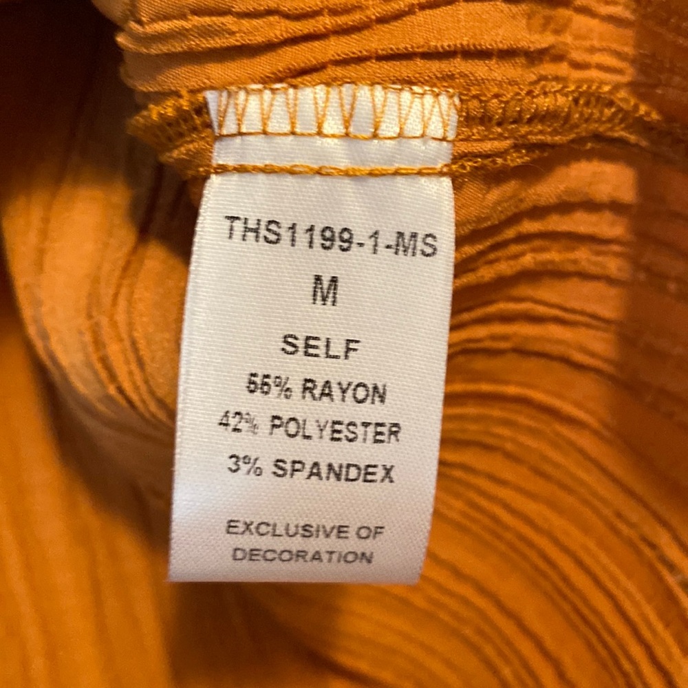 THML Ruffle Sleeve Top - Picture 4 of 4
